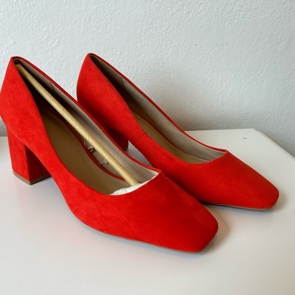 🧡 H&M Orange Faux Suede Block Heels Size 39 (8.5)